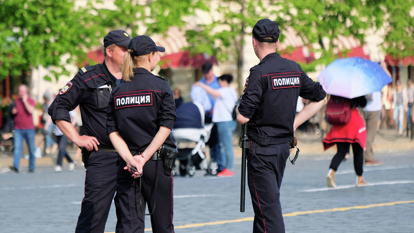 Избиение сотрудника органов в штатском